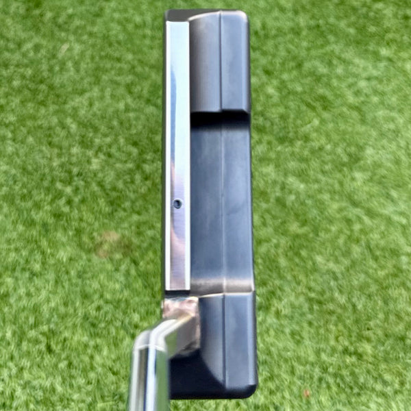 Brand New 2-Tone Timeless 2.5 SSS w/Welded Flojet Neck & Polished Top Line