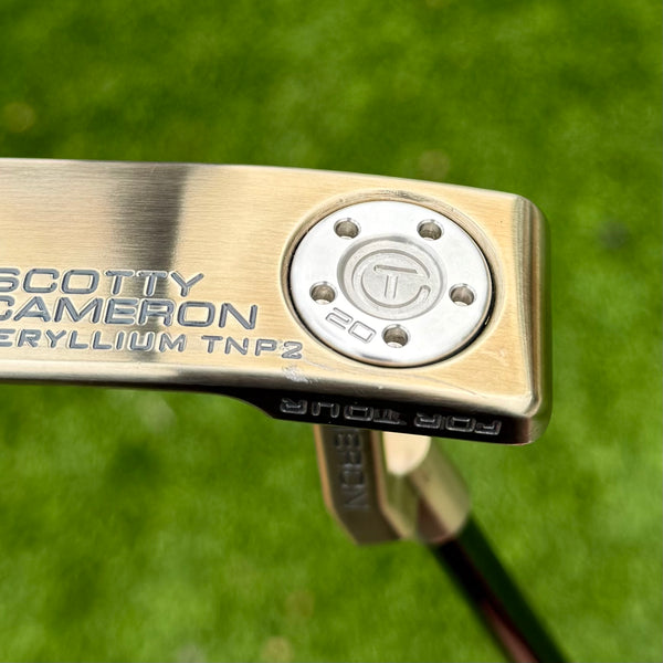 Chromatic Bronze T22 Tour Newport 2 Teryllium w/Black Tour Shaft & Top Dot