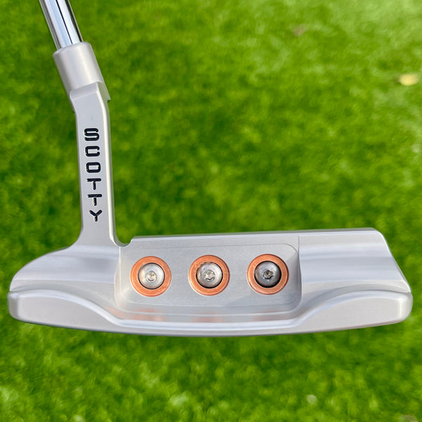 Brand New 2008 Scotty Cameron Limited Edition Buttonback Brand New 2008 Scotty Cameron Limited Edition Buttonback