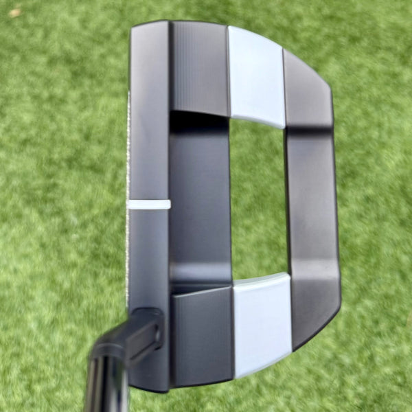 Brand New, Fully Blacked Out, Tour Studio Style Fastback 1.5 w/Flojet Neck & Carbon Chainlink Insert