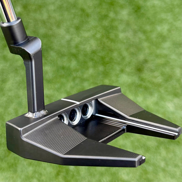 Tour Phantom X T7.2 in Black Finish w/Matching Green Tour Grip & Headcover