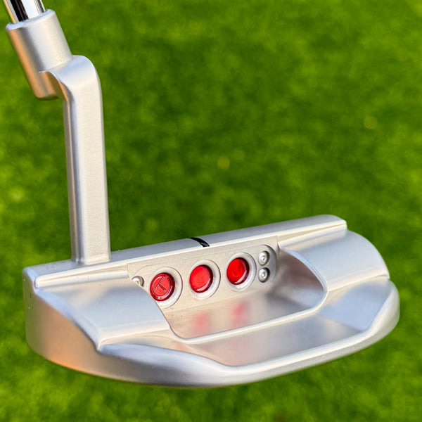 Brand New Tour Fastback 2 w/Red Tour Bombs @ Top Line Alignment Aid